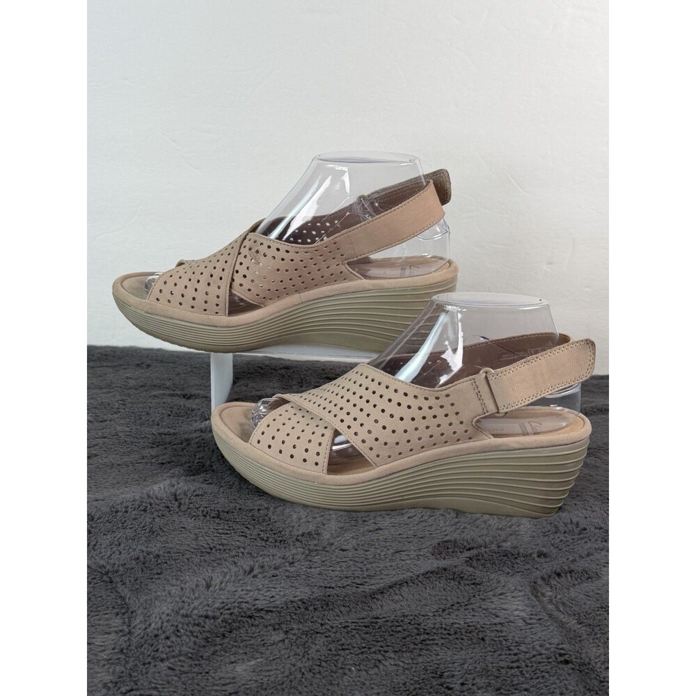 Clarks Collection Women’s 7.5M Tan Leather Perforated Wedge Slingback Sandals